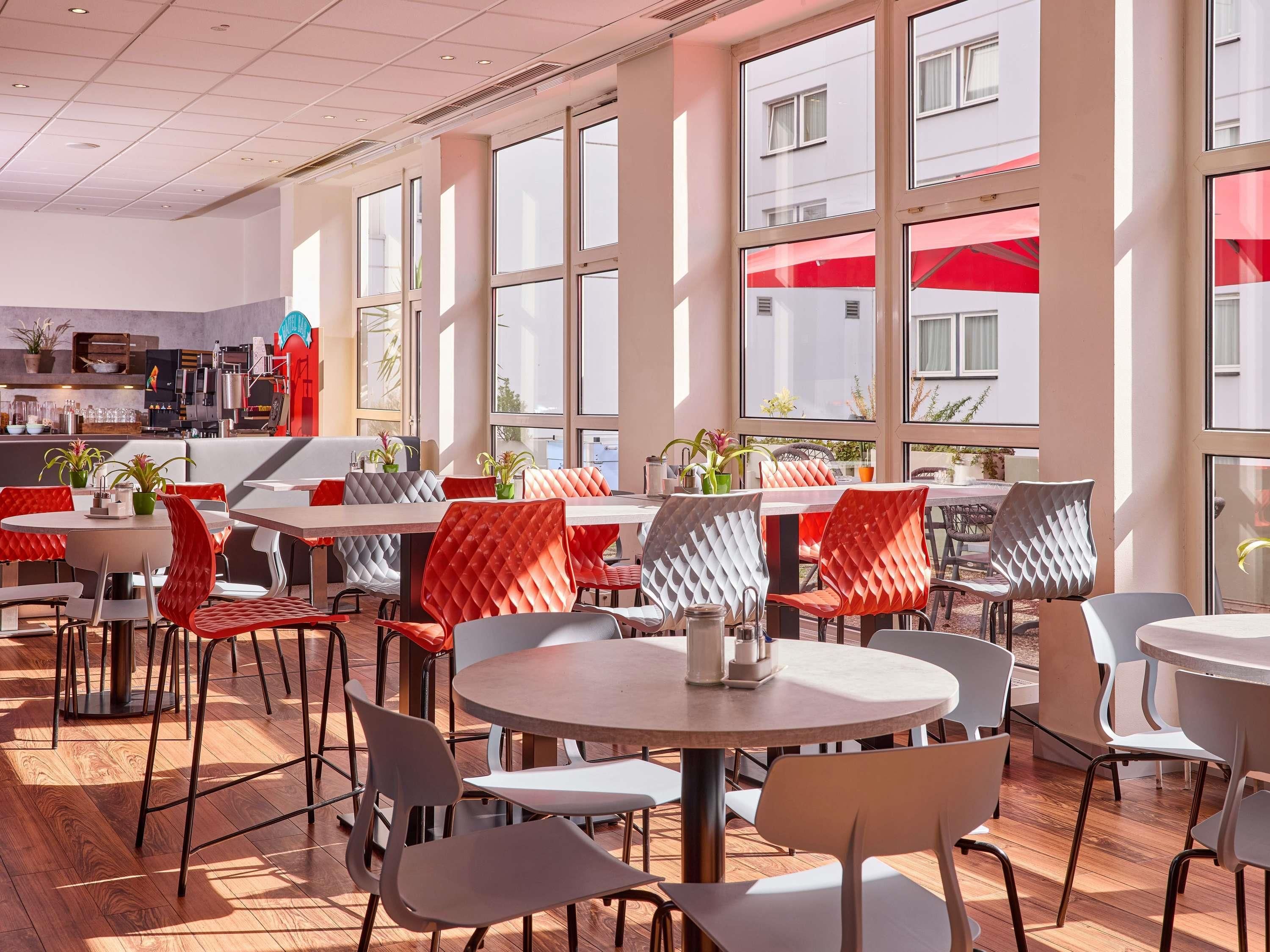 Ibis Düsseldorf Hauptbahnhof - דיסלדורף - מסעדה