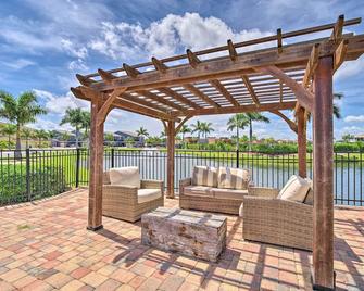 Upscale Florida Townhome - 1/2 Mi to Beach! - Indian Harbour Beach - Patio