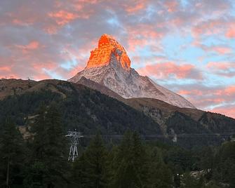 Apartment in Chalet Pizzo Fiamma - Zermatt - Building