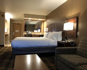 Holiday Inn Express & Suites Corning - Corning - Schlafzimmer
