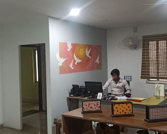 Travelers Hostel - Guwahati