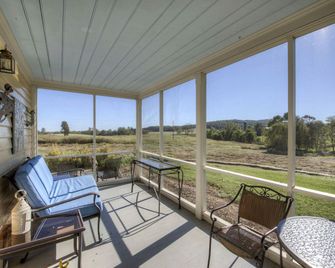 Charming Cottage Rental on a 50-Acre Historical Estate near Orange, Virginia - Orange - Balkon