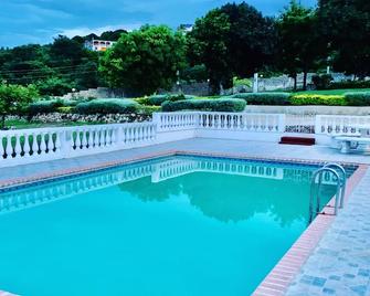 Breathtaking View Villa - Falmouth - Pool