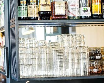 One Suite Hotel - Млини - Бар