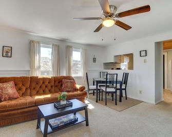 Oakland Apt on Messalonskee Lake w/ Dock Access! - Waterville - Living room