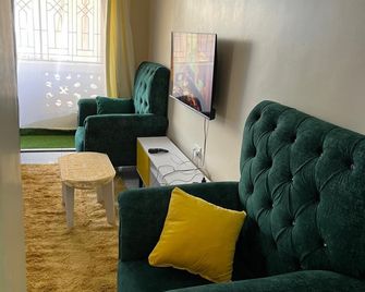 Lux Suites Lakeview Studios Bamburi - Mombasa - Wohnzimmer