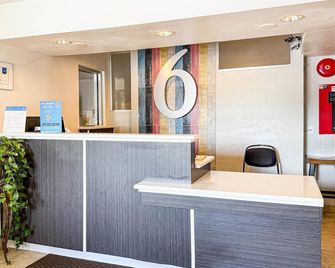 Studio 6 Grand Prairie Tx - Grand Prairie - Front desk