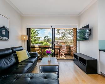 Rand8 - Randwick - Albion Street - Randwick - Living room