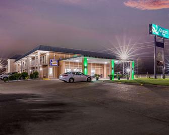 Quality Inn Forrest City I-40 - Forrest City - Building