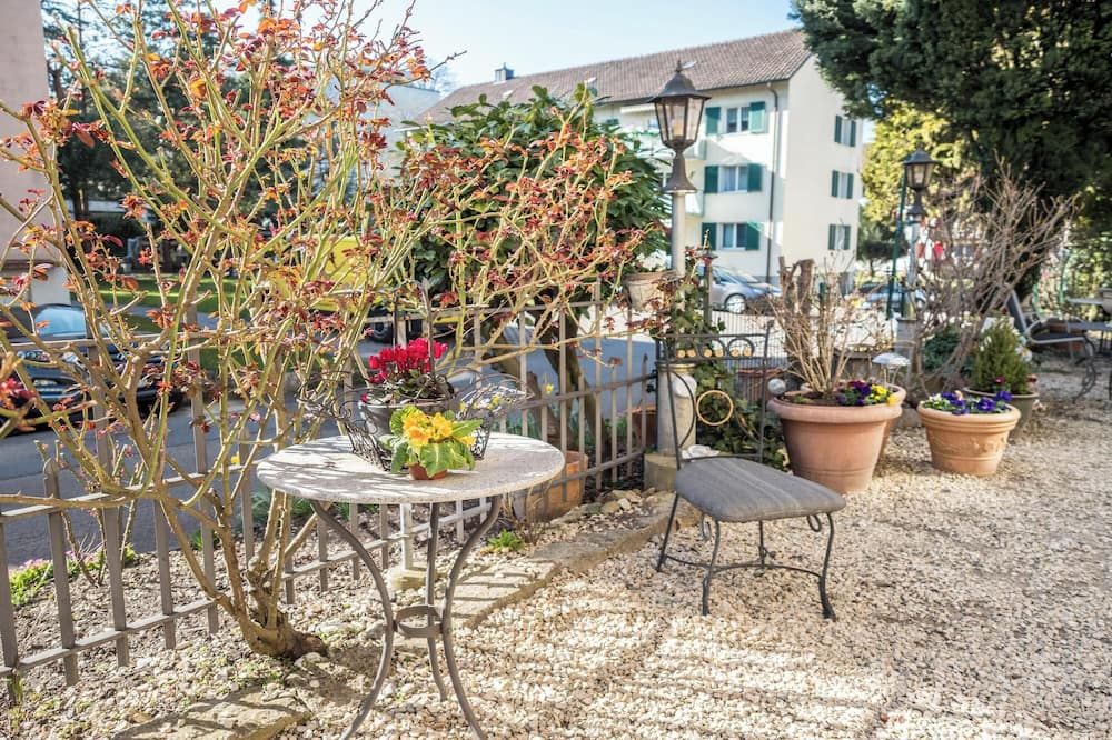 Friendly Holiday Apartment 'Alpenrose' near the Old Town with Balcony and Garden - كروزلينغين - شرفة مرصوفة