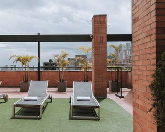 Travelers Orange Suites - Medellín