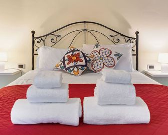 Room 'Residenza Amè 3' with Wi-Fi and Air Conditioning - Peschiera del Garda - Sypialnia