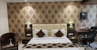 Pinnacle by Click Hotels, Lucknow - Lucknow - Habitación
