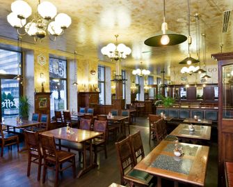 Danubius Hotel Raba - גיור - מסעדה