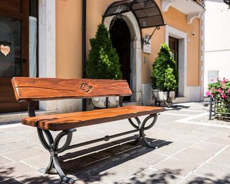 Hotel Il Tiglio - Castel di Sangro - Innenhof