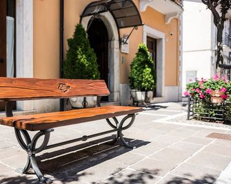 Hotel Il Tiglio - Castel di Sangro - Patio