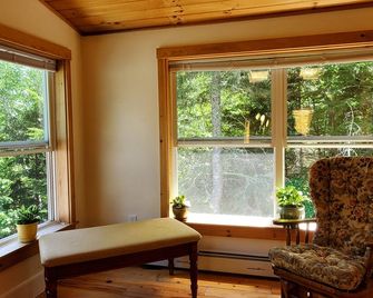 Nestled between Bar Harbor and Acadia, a bright and spacious house in the woods - Bar Harbor - Soggiorno