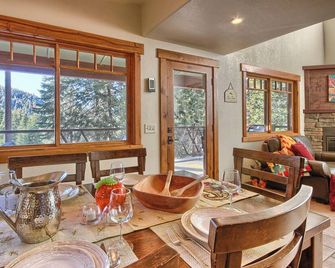 Rare 2 King Bedrooms, Inside Yosemite Gates, No Stairs To Enter - Yosemite West - Dining room
