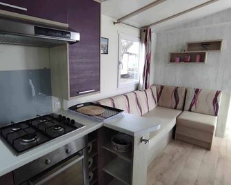 Mobil home confort - Plage Piscine - 4 personnes - La Cotinière - Ile d'Oléron - La Cotinière - Kitchen