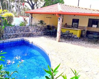 Dos Palmas Studio Apartments - Alajuela - Piscine
