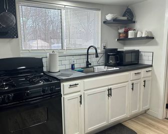 Beautiful 2-bedroom house in tranquil Warren perfect for relaxing stays - Warren - Кухня