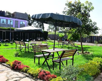 Njata Country House - Nyahururu - Patio