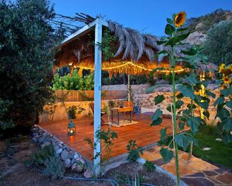 Natura cottages - Makry Gialos - Patio