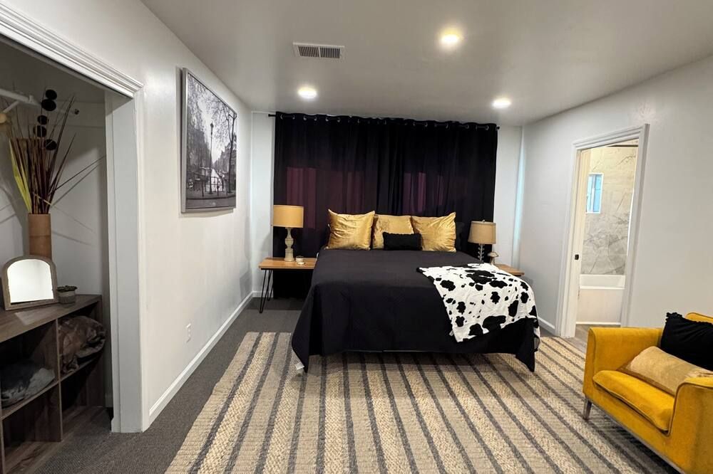 Elegant Modern Winslow Home - Вінслов - Спальня
