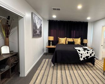 Elegant Modern Winslow Home - Вінслов - Спальня