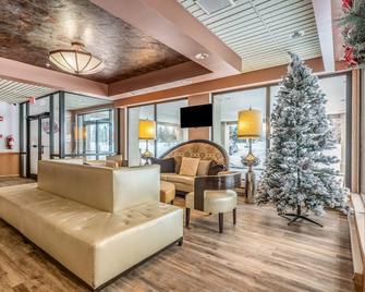 Quality Inn & Suites - Brainerd - Lobby