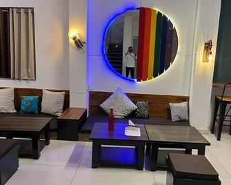 Blue River Hostel - Rishikesh - Lobby