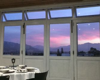 بارل ماونتين لودج - بارل - غرفة طعام