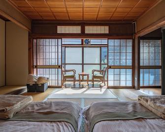 Takayama Stay Sakaki Building A - Takayama - Wohnzimmer