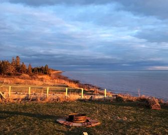Pei Ocean Front Beach House - O'Leary - Patio