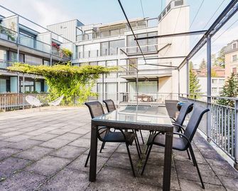 Blueground | Oberstrass, rooftop, furnished - ציריך - מרפסת