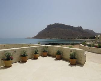 Blue Beach Villas Apartments - Stavros - Balcón
