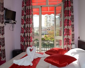 Jolly City Center Hotel - Tirana - Schlafzimmer