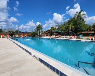 Welcome To The Ranch! Spacious Luxury Family Suite 202 - River Ranch - Piscina