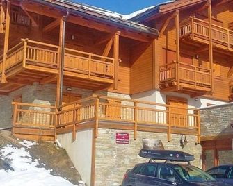 Apartment in chalet, at the foot of the slopes, balcony, parking, garage and wifi. - Montgenèvre - Bâtiment
