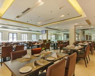 Vibe by the lalit Traveller - Faridabad - Restaurant
