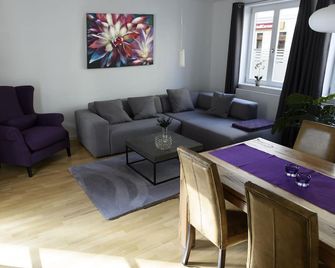 Great holiday/business apartment - only 5 min from the center - ميونخ - غرفة معيشة