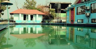 Sanjay Motels I Pvt Ltd (Adults Only) - Varanasi - Pool