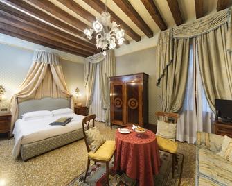 Hotel Al ponte dei sospiri - Venice - Bedroom