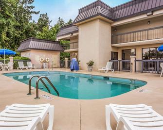 Quality Inn - Walterboro - Uima-allas