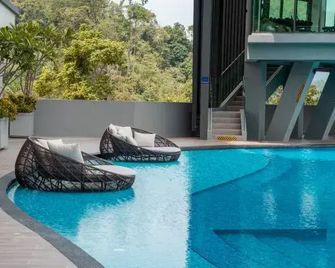 Enclave Nature Suites Bukit Tinggi by Byon - Bentong - Bazén