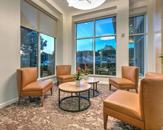 Hilton Garden Inn Dallas/Arlington - Arlington - Lobby
