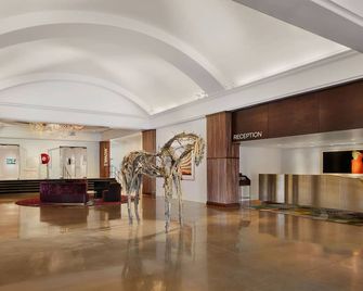 Saint Kate - The Arts Hotel - Milwaukee - Lobby