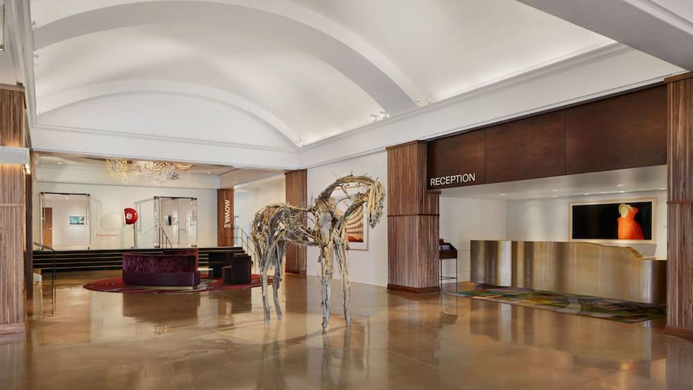 Saint Kate - The Arts Hotel