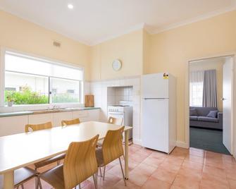 Albany Holiday Units - Albany - Dining room