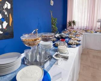 Hotel Holiday Sunshine Summer - Misano Adriatico - Buffet